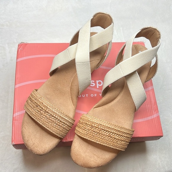 Easy Spirit Women’s Lorena Woven Strappy Wedge Sandals- Size 9.5M- New in Box - Picture 7 of 10